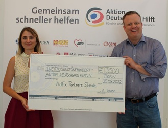 Donation handover to Aktion Deutschland Hilft e. V.