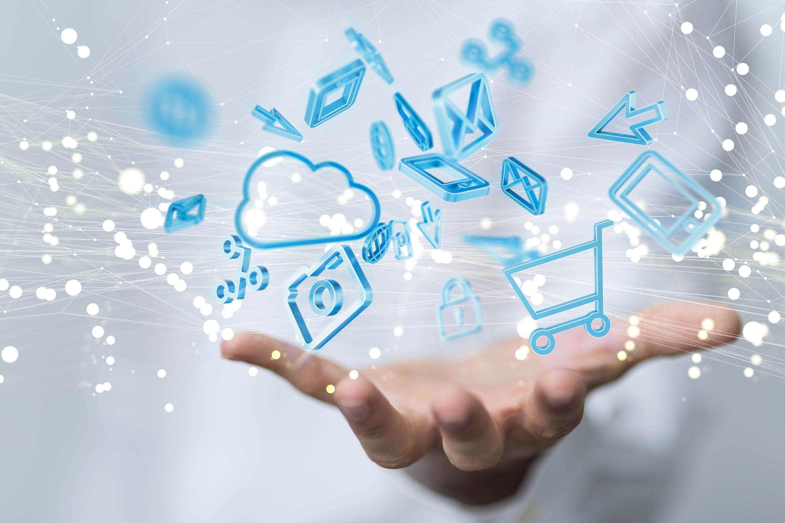 Hand mit digitalen Symbolen für Online-Shopping und Cloud-Dienste, futuristisches Design.